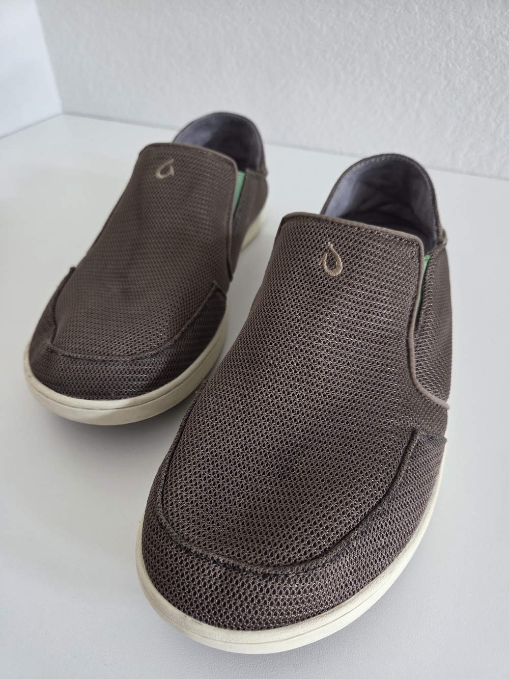 OluKai Men's Nohea Mesh Slip-On Sneakers Size 10 Brown